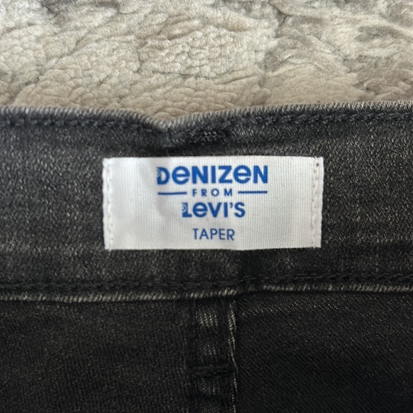 Boys Size 10 Levi Jeans - Picture 2 of 5